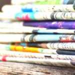 Papel de periódico en el jardín