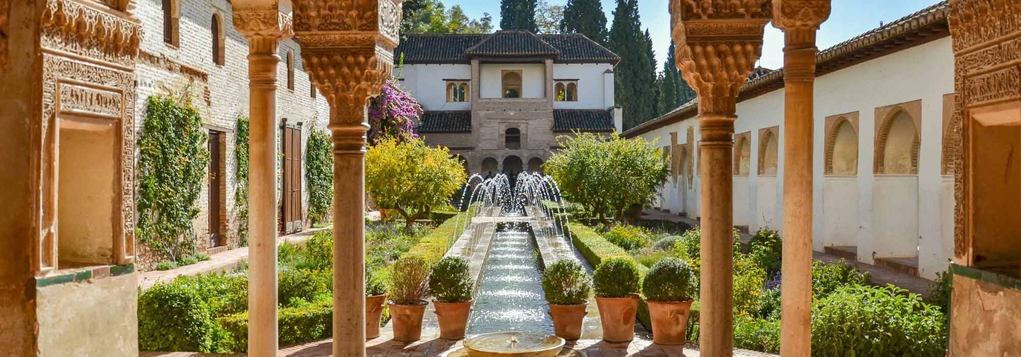 Acondicionar un jardín español o andaluz