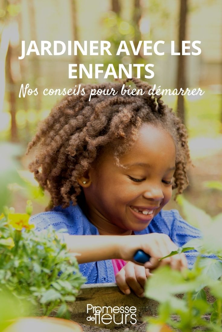 # Empezar un jardín con los niños

Crear un jardín con los niños es una actividad maravillosa para compartir momentos de calidad mientras les enseñas sobre la naturaleza, la paciencia y la responsabilidad. Aquí tienes algunos consejos para comenzar:

## 1. Elige plantas fáciles y rápidas
- Girasoles: crecen rápido y son impresionantes
- Rábanos: listos para cosechar en 3-4 semanas
- Capuchinas: flores comestibles y coloridas
- Fresas: dulces recompensas que los niños adoran

## 2. Prepara herramientas a su medida
Busca herramientas de jardinería pequeñas y ligeras adecuadas para sus manos. Puedes encontrar kits infantiles con pala, rastrillo y regadera.

## 3. Asigna su propio espacio
Déjalos tener su pequeño rincón del jardín donde puedan decidir qué plantar y cuidar de sus propias plantas.

## 4. Hazlo divertido
- Decora macetas juntos
- Lleva un diario del jardín con dibujos
- Organiza una "fiesta de la cosecha" cuando recojan sus vegetales

## 5. Enseña con paciencia
Explica el ciclo de vida de las plantas y la importancia de cuidarlas regularmente, pero mantén las explicaciones simples y prácticas.

Con estos consejos, no solo crearás un jardín, sino también recuerdos duraderos y quizás despertarás una pasión por la naturaleza que durará toda la vida.