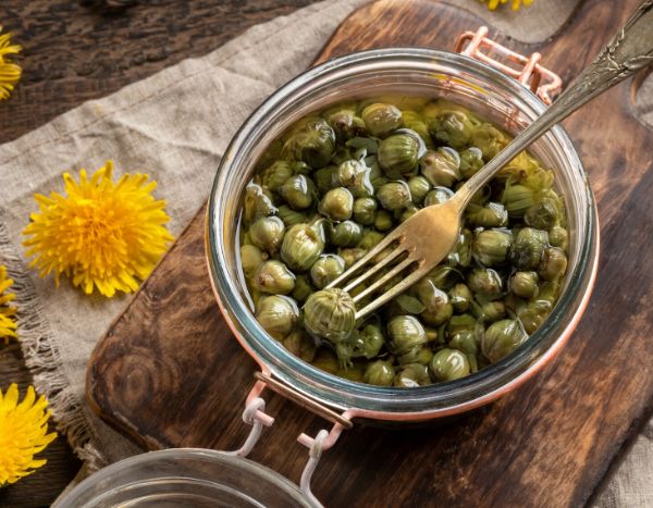 ¿Cómo hacer alcaparras de diente de león?