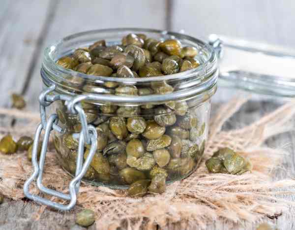 Reúne y prepara tus propias alcaparras caseras