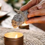 Fabricar un manojo de fumigación con las plantas del jardín