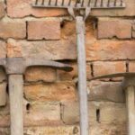 Cavar, azada pequeña, escarda: las herramientas imprescindibles para trabajar el suelo