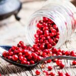 ¿Cómo cosechar, conservar y utilizar las bayas rosas en la cocina?