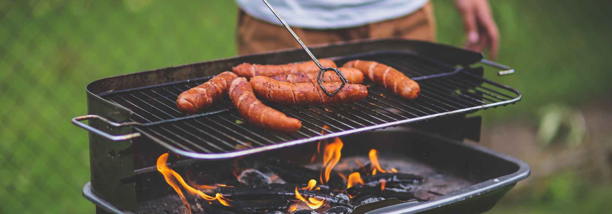 Barbacoa en el jardín o en el balcón: ¿qué dice la ley?