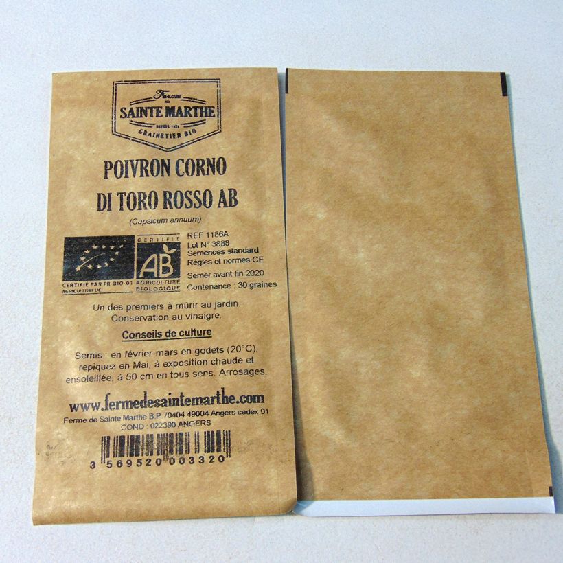 Ejemplo de ejemplar de Pimiento Corno di Toro Rosso BIO saco de 30 semillas tal y como se entrega