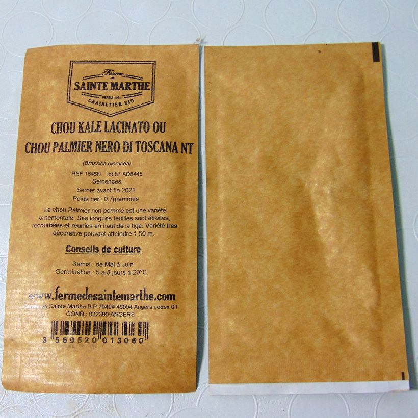 Ejemplo de ejemplar de Col crespa Nero di Toscana no tratada - Ferme de Sainte Marthe saco de 280 semillas (0.7g) tal y como se entrega