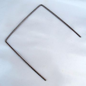 Grapa de metal para malla 20 x 20 x 20 cm - vendido por 20